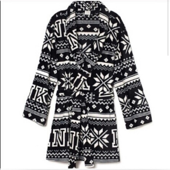 VS PINK Cozy Patterned Robe - Picture 2 of 5